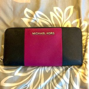 Michael kors wallet